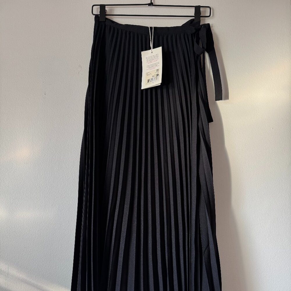 Sezane dila skirt in black (US 4)